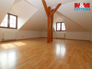 Prodej bytu 2+1, Nový Bor - Arnultovice, Gen. Svobody, 92 m2