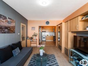 Prodej bytu 2+kk, Praha - Újezd, 49 m2