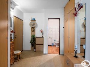 Prodej bytu 2+kk, Praha - Újezd, 49 m2