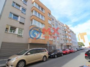 Pronájem garážového stání, Praha - Libeň, Kurta Konráda, 20 m2