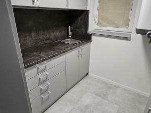 Pronájem kanceláře, Příbram - Příbram VI-Březové Hory, Husova, 80 m2