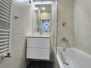 Pronájem bytu 2+1, Praha - Dejvice, Koulova, 77 m2