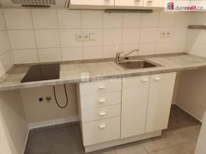 Pronájem bytu 1+kk, Praha - Vršovice, Novgorodská, 30 m2