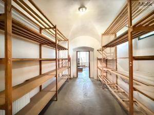 Pronájem obchodního prostoru, Osek, náměstí Klášterní, 151 m2