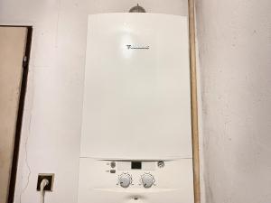 Pronájem obchodního prostoru, Osek, náměstí Klášterní, 151 m2