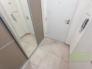 Pronájem bytu 1+kk, Praha - Smíchov, Pod Barvířkou, 28 m2