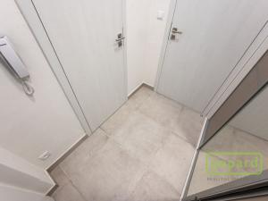 Pronájem bytu 1+kk, Praha - Smíchov, Pod Barvířkou, 28 m2