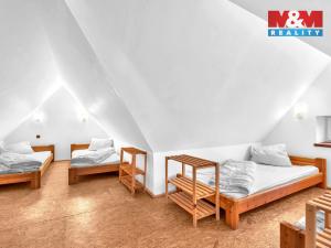 Prodej ubytování, Žacléř, Sadová, 151 m2