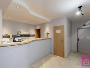 Pronájem obchodního prostoru, Břeclav, Smetanovo nábřeží, 78 m2