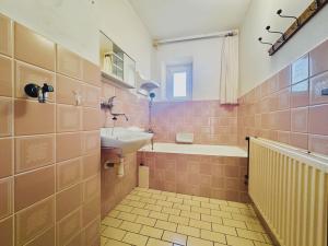 Prodej rodinného domu, Vápenná, 392 m2