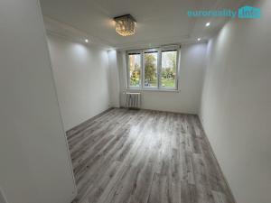 Pronájem bytu 3+1, Cheb, U Stadionu, 80 m2