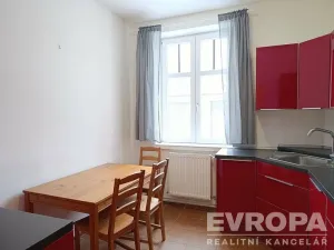 Prodej bytu 2+1, Nový Bor, Palackého náměstí, 66 m2