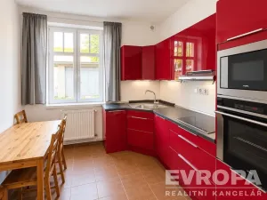 Prodej bytu 2+1, Nový Bor, Palackého náměstí, 66 m2