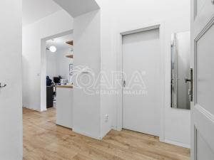 Prodej bytu 2+kk, Praha - Nusle, náměstí Generála Kutlvašra, 46 m2