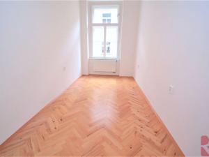 Pronájem bytu 3+1, Praha - Nové Město, V tůních, 80 m2