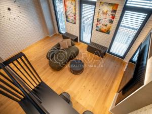 Pronájem bytu 1+kk, Praha - Holešovice, Tusarova, 53 m2