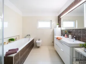 Prodej rodinného domu, Srubec, Slunečná, 230 m2