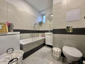 Pronájem bytu 2+1, Krnov - Pod Cvilínem, Fűgnerova, 65 m2