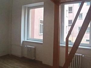 Pronájem bytu 2+1, Karlovy Vary, nábřeží Jana Palacha, 60 m2