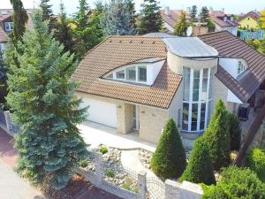 Pronájem vily, Praha - Benice, U zahrádek, 427 m2