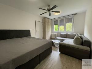 Pronájem bytu 1+1, Karlovy Vary, Východní, 35 m2