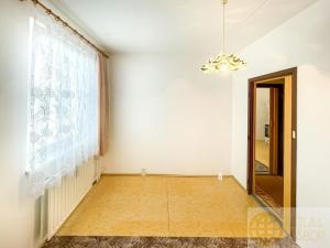 Prodej bytu 2+kk, Tábor, nám. Přátelství, 39 m2