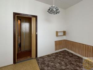 Prodej bytu 2+kk, Tábor, nám. Přátelství, 39 m2