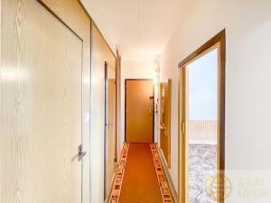 Prodej bytu 2+kk, Tábor, nám. Přátelství, 39 m2