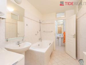 Prodej bytu 3+1, Praha, Senovážné náměstí, 95 m2