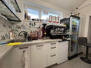 Pronájem obchodního prostoru, Praha - Újezd nad Lesy, Starokolínská, 54 m2