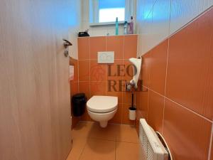 Pronájem obchodního prostoru, Praha - Újezd nad Lesy, Starokolínská, 54 m2