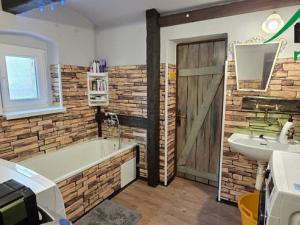 Prodej rodinného domu, Tisová, 280 m2