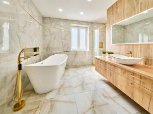 Prodej činžovního domu, Trutnov - Horní Staré Město, Horská, 340 m2