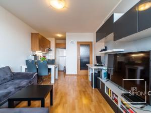 Pronájem bytu 2+kk, Praha - Řepy, Skuteckého, 52 m2