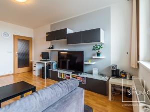 Pronájem bytu 2+kk, Praha - Řepy, Skuteckého, 52 m2