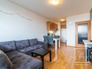 Pronájem bytu 2+kk, Praha - Řepy, Skuteckého, 52 m2