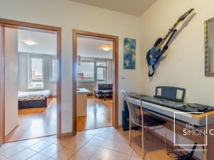 Pronájem bytu 2+kk, Praha - Řepy, Skuteckého, 52 m2