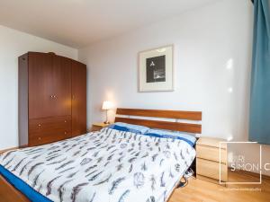 Pronájem bytu 2+kk, Praha - Řepy, Skuteckého, 52 m2