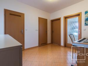 Pronájem bytu 2+kk, Praha - Řepy, Skuteckého, 52 m2