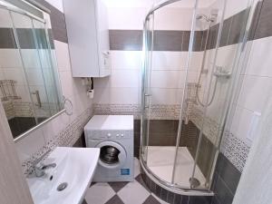 Pronájem bytu 1+kk, Praha - Krč, Obětí 6. května, 40 m2