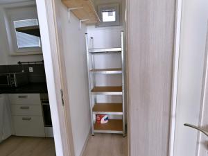 Pronájem bytu 1+kk, Praha - Krč, Obětí 6. května, 40 m2