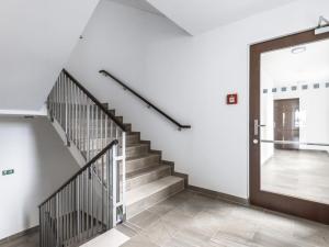 Pronájem bytu 1+kk, Praha - Horní Měcholupy, Mantovská, 40 m2