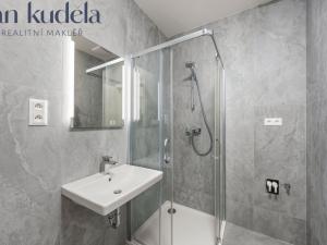 Pronájem bytu 1+kk, Brno, Komárovská, 33 m2