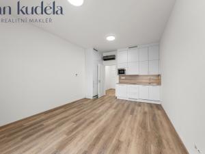 Pronájem bytu 1+kk, Brno, Komárovská, 33 m2