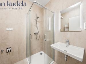 Pronájem bytu 1+kk, Brno, Komárovská, 28 m2