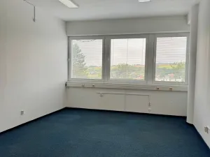 Pronájem kanceláře, Zlín - Louky, třída Tomáše Bati, 30 m2