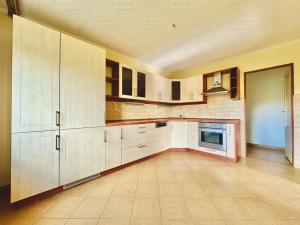 Pronájem rodinného domu, Vápenná, 392 m2