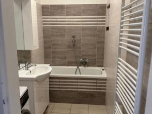 Pronájem bytu 2+kk, Hradec Králové - Pražské Předměstí, Antonína Dvořáka, 54 m2