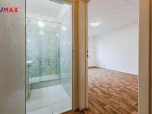 Pronájem bytu 1+kk, Praha - Troja, Sosnovecká, 29 m2