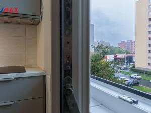 Pronájem bytu 1+kk, Praha - Troja, Sosnovecká, 29 m2